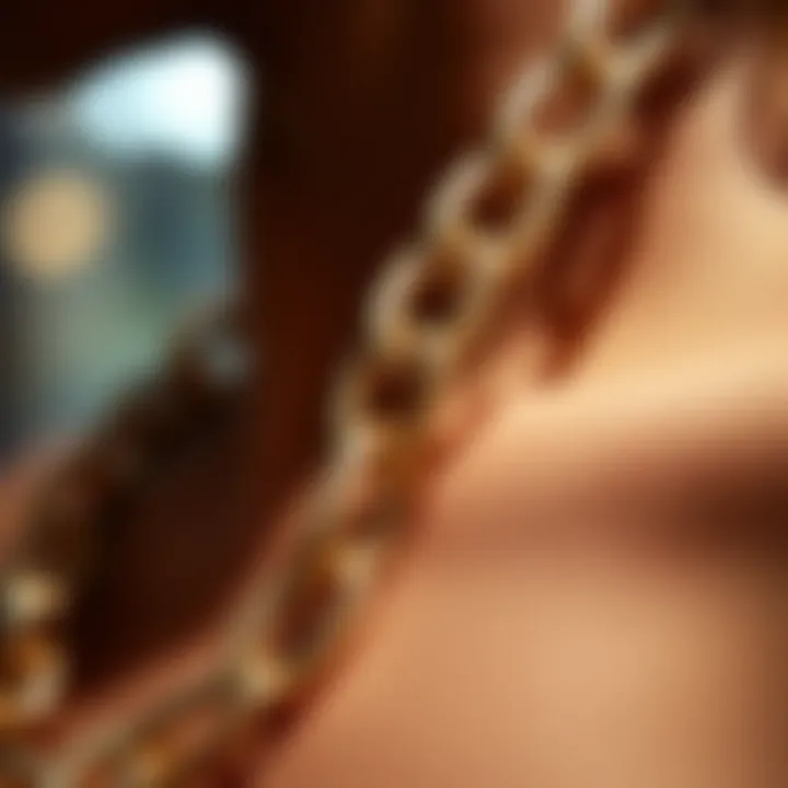 Close-Up of Figaro Chain Design Elegant close-up of a Figaro chain showcasing its unique link pattern